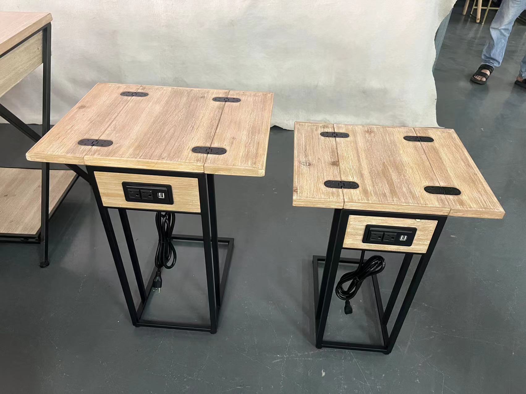 SWT Living Room Furniture Folding Wood Top Sofa Metal Side Table End Table with Charging Station
