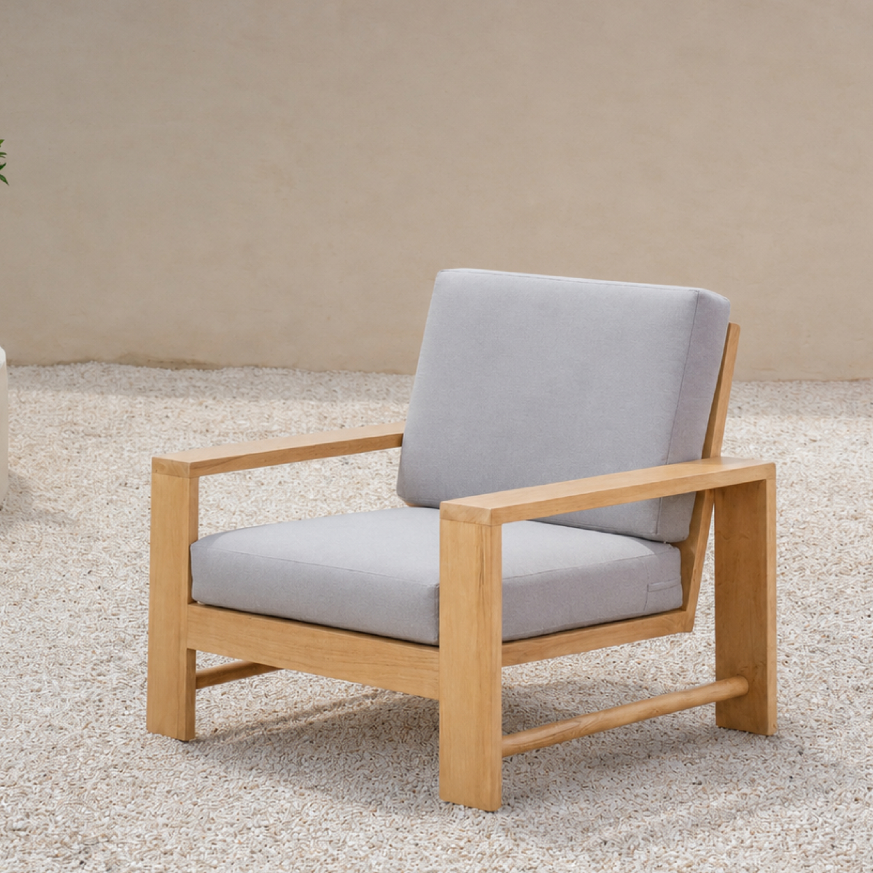 Outdoor Lounge Chair