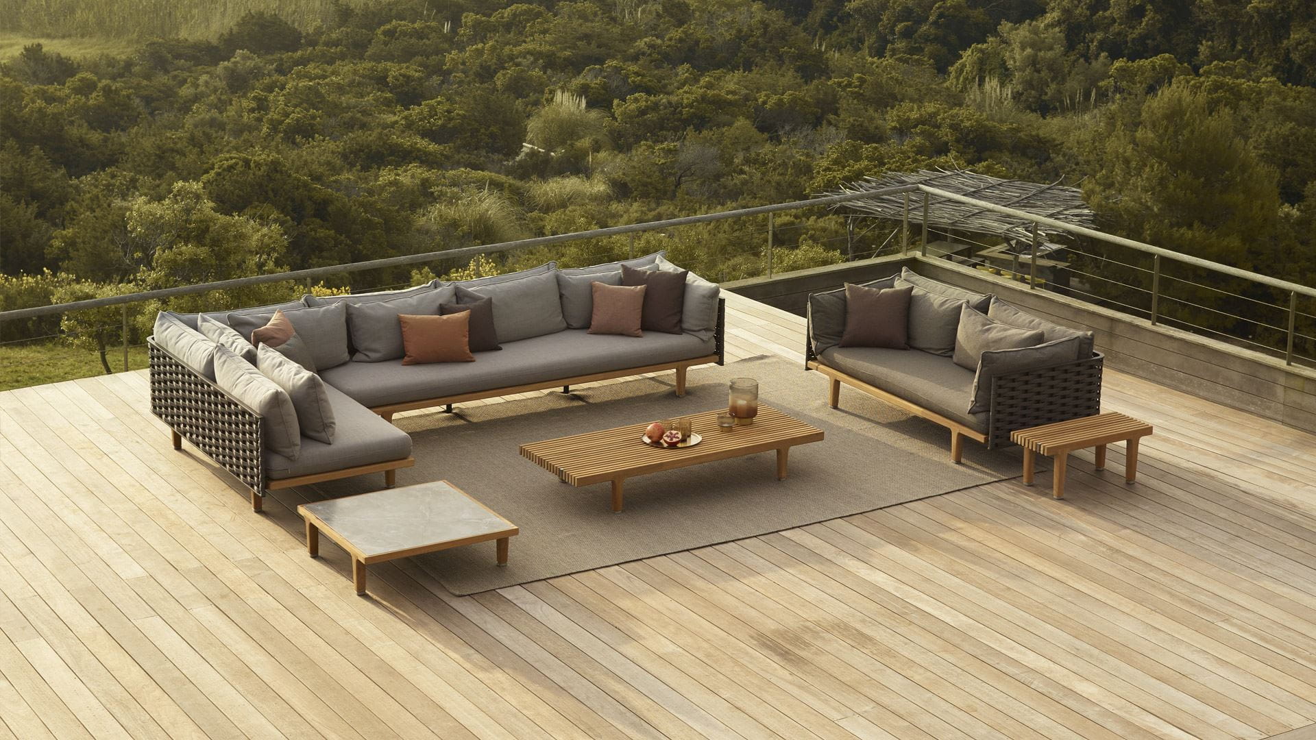 Outdoor Sofa Presentation 3